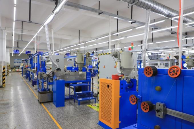 Professional Factory Customized 120º C XLPE Insulated Wire for Cars